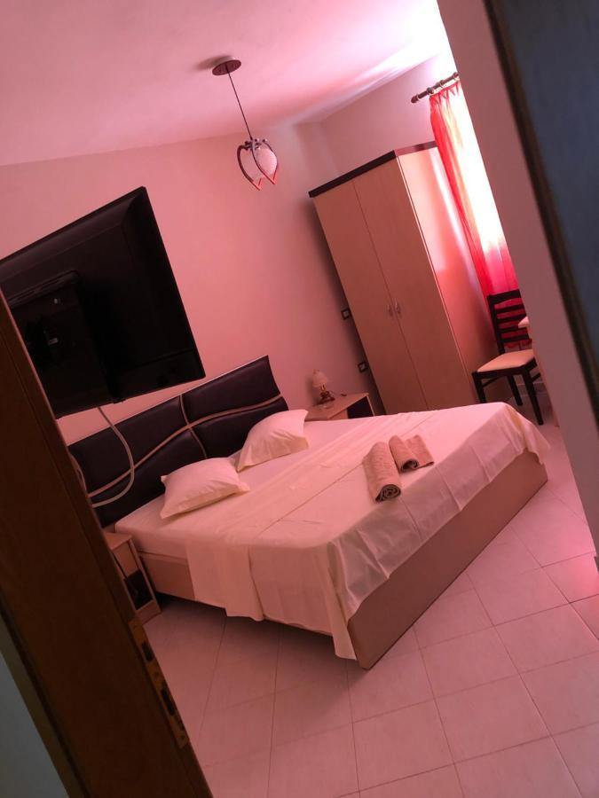 Hotel Vila Toska Piskupat Esterno foto