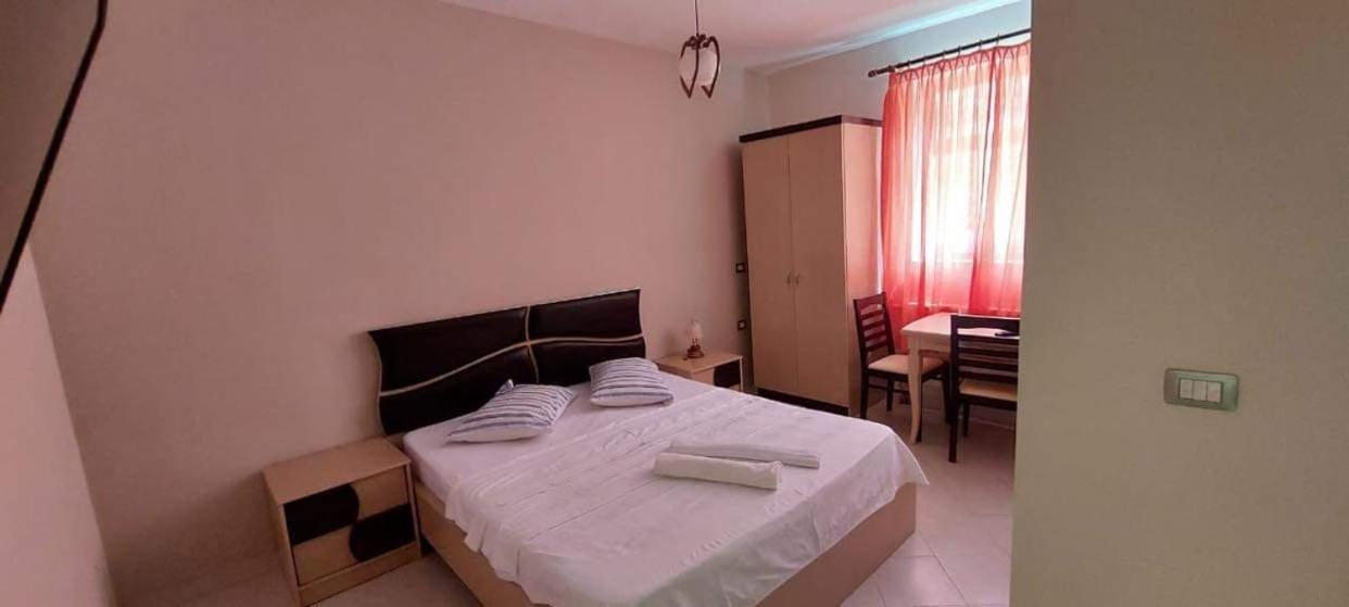 Hotel Vila Toska Piskupat Esterno foto