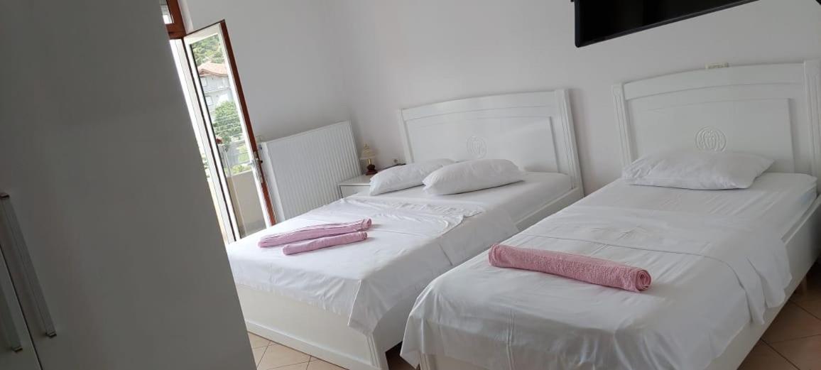 Hotel Vila Toska Piskupat Esterno foto
